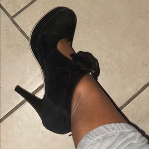 Black top bow tie 2 inch heel